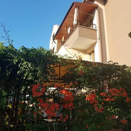 Lux Apartament Stoyanovi פרימורסקו